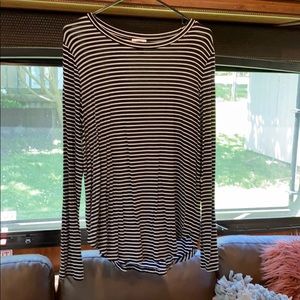 B&W Striped Long Sleeve Top